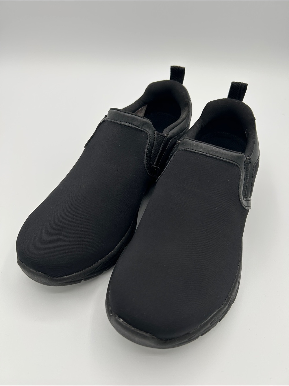 Vionic Womens Size 5 Black Slip On Sneakers Walking Shoes